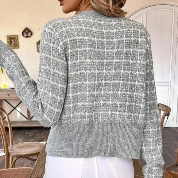 Women's Plaid Button Down Cardigan - Picture 2 of 5